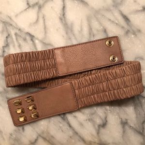 Diane Von Furstenburg elastic waist leather belt